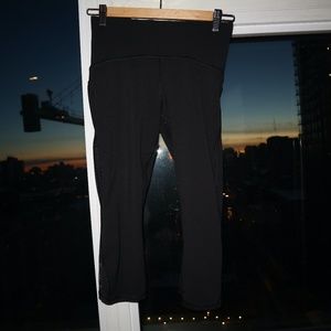 Lululemon Black Crop Luxtreme Leggings, Size 2
